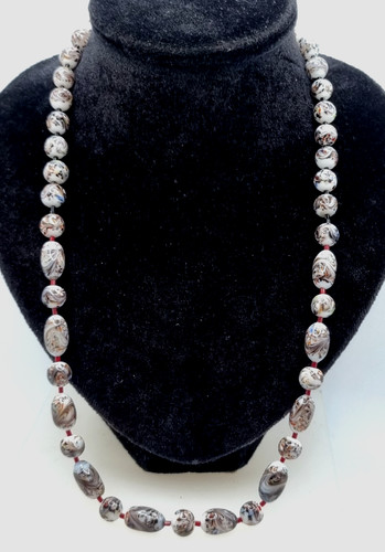 Glass beads necklace vintage - beads,