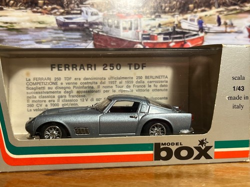 Modellino box ferrari - box, (italia)