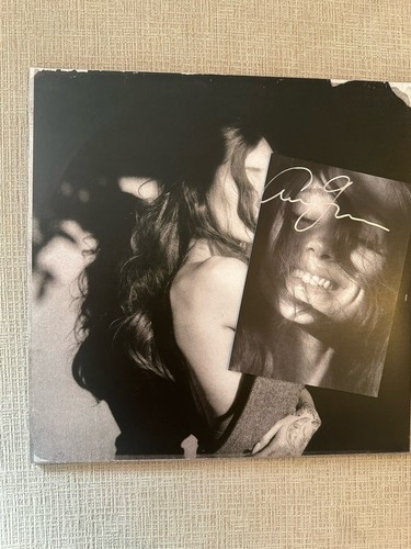 Signed ariana grande - signed,