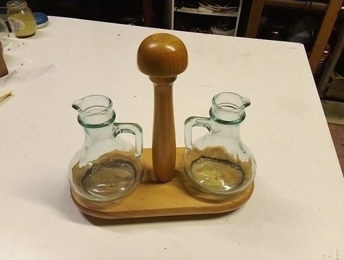 Porta olio aceto con - e,