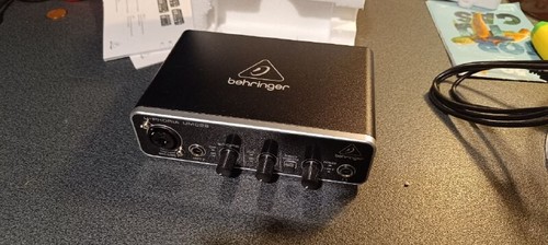 Behringer umc22 - behringer,