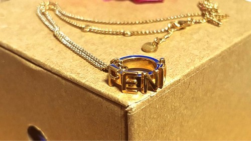 Collana grafica fendi oro - grafica,