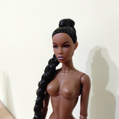 Fashion royalty zuri - royalty, behind