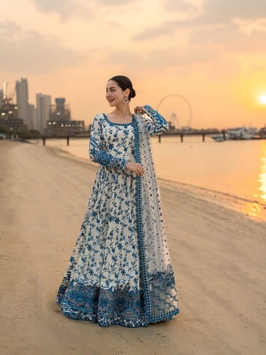 Salwar kameez seta - in,