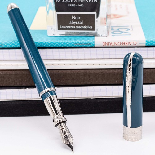 Penna stilografica lucida