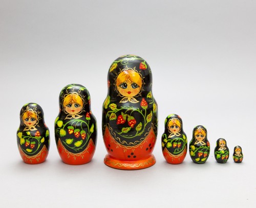 Matrioska nesting dolls artist - nesting,