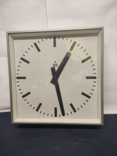 Grande orologio fabbrica - grande,