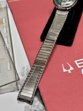 Striking MCM design band for