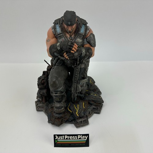 Gears war marcus fenix - war, 3