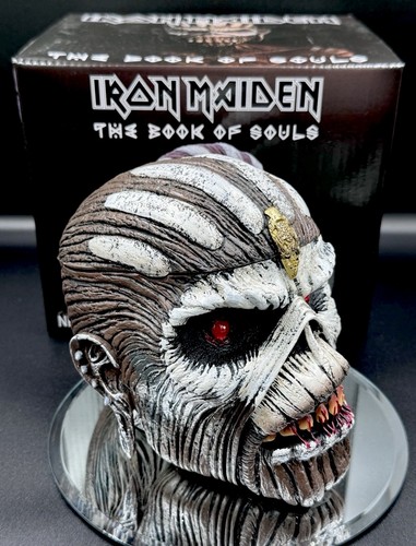 Iron maiden book - maiden,