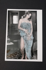 GIOVANE DONNA AFFASCINANTE -