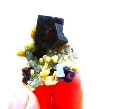 Natural purple phantom cubic