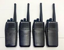 Un set di 4 radio palmare VHF