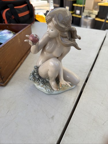 Lladro 1482 eve the - eve, on