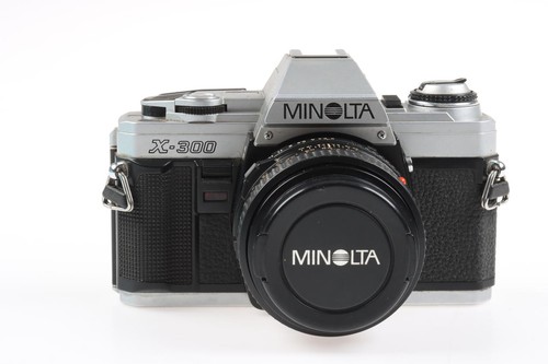 Minolta 300 con f 2 - minolta, f/2.0
