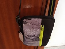 Tracolla nera grigia con