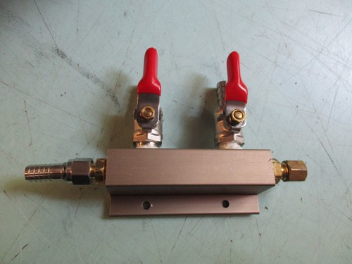 Manifold vie uscita - uscita, con