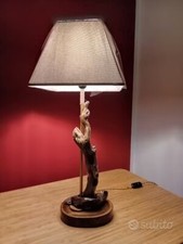 Lampada con composizione di