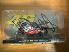 VALENTINO ROSSI FIRMATO A MANO 1/18 APRILIA RS 125 1997 CAMPIONE MODELLO MOTOGP PROOF