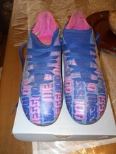 Scarpe calcio bimbo con tacchetti  Usato in buono stato. 