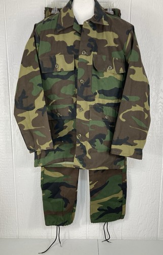 Giacca pantaloni mimetici