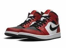 Air Jordan 1 Mid Chicago Black