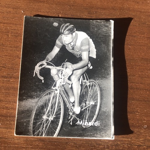 Sport ciclismo figurina di - figurina,