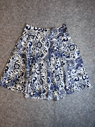 Gonna modesta plissettata - , con