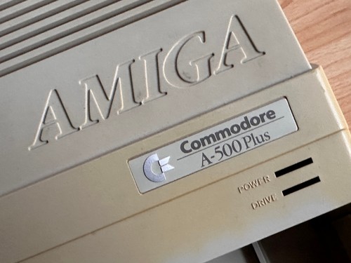 Amiga 500 case desktop buone - 500+,