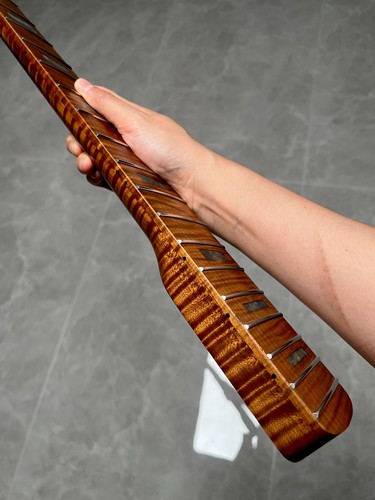 Aaaaa corde basso tasti - 20,