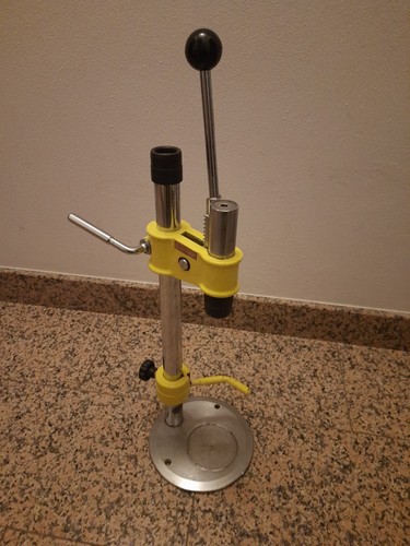 Tappatrice leva bottiglie - a,