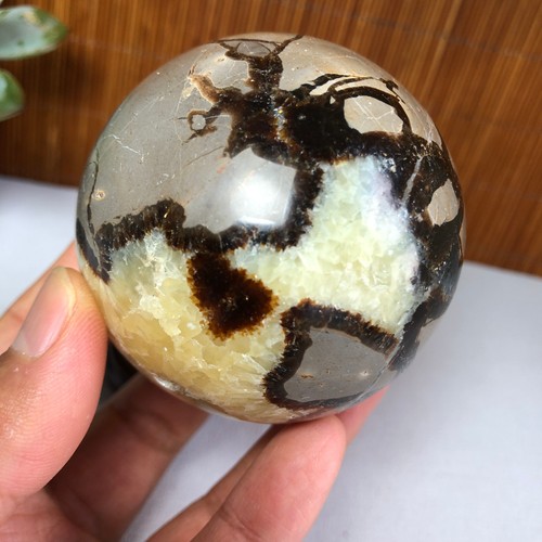 Sfera sfera sfera roccia