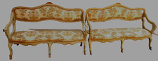 COPPIA DI DIVANI INGINOCCHIATOI LUIGI XV VENEZIANO 1740/70 L 140 P 54 H 91 H 40