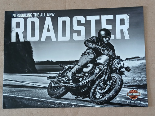 Brochure moto roadster harley - brochure,