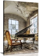 Vecchio pianoforte a coda e