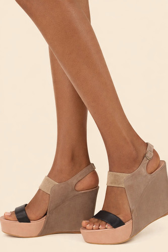 Sandali con zeppa - , plateau