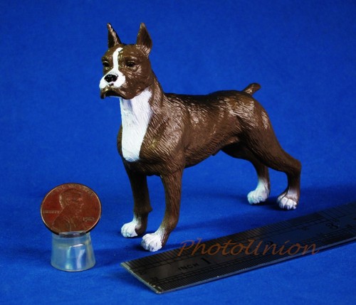 Statua statuina boxer cane