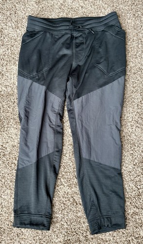 Pantaloni triple aught - triple, design