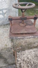 Antica pressa da restaurare ma