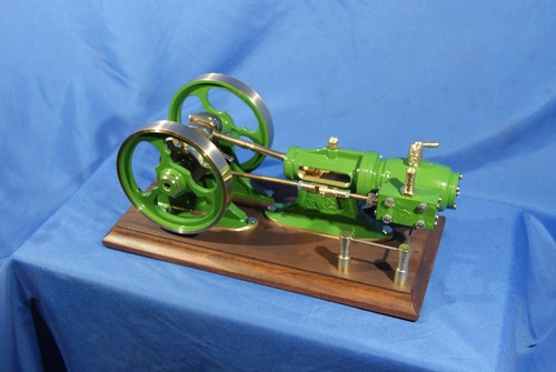 Nuovo modello motore a - di,