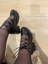 Stivaletti stringati gotici