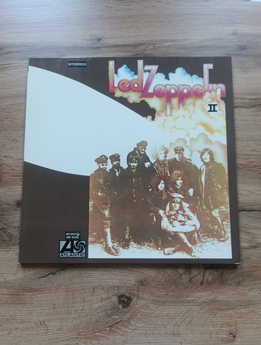 Led zeppelin vinyl 1972 - ii,