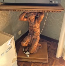 tavolino scultoreo in legno