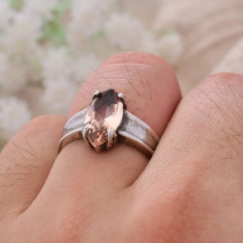 Anello con pietra stile - anello, pietra-stile