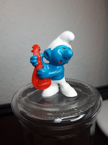 Puffo con chitarra peyo - con,