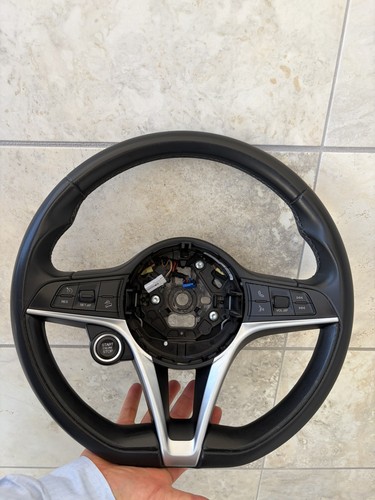 Volante alfa romeo stelvio - volante,