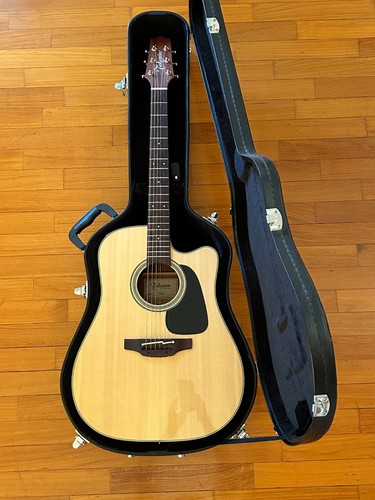 Chitarra acustica takamine