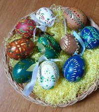 Uova di Pasqua.Cestino con 10