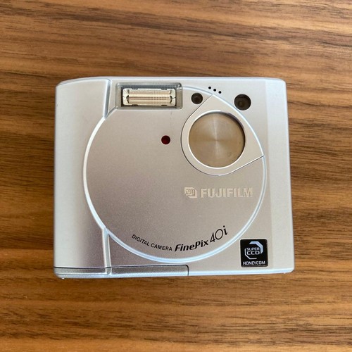 Fotocamera digitale compatta
