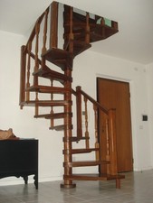 Scala a chiocciola in legno 130x130 cm